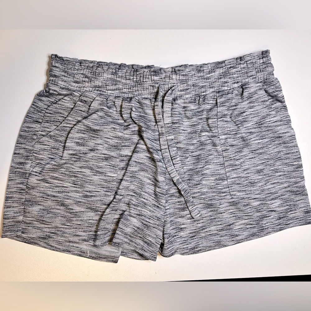 Knit 3” short